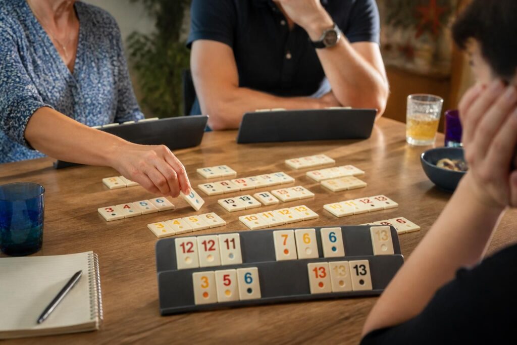 Rummikub : règles officielles et astuces pour gagner